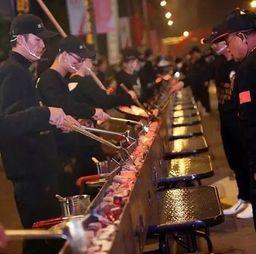 张家场烧烤爆料视频,独家爆料视频揭秘美食背后的故事  第3张