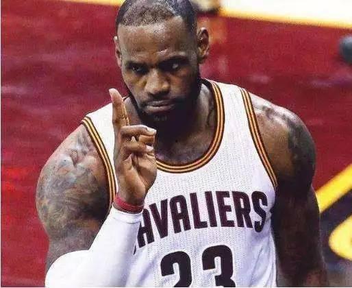 詹姆斯21大爆料视频,揭秘NBA幕后真相与个人心路历程  第3张 詹姆斯21大爆料视频,揭秘NBA幕后真相与个人心路历程  第3张